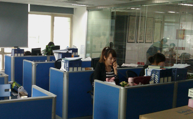 无锡中亚地金装饰工程有限公司解读环氧地坪行业新标准与施工规范